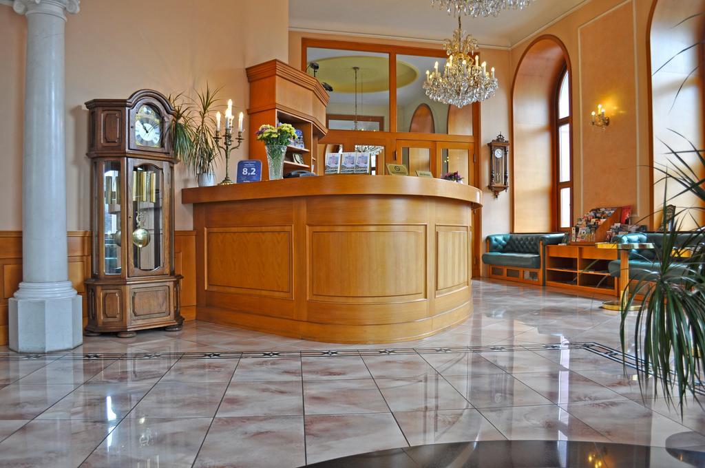 Opera Hotell 4*