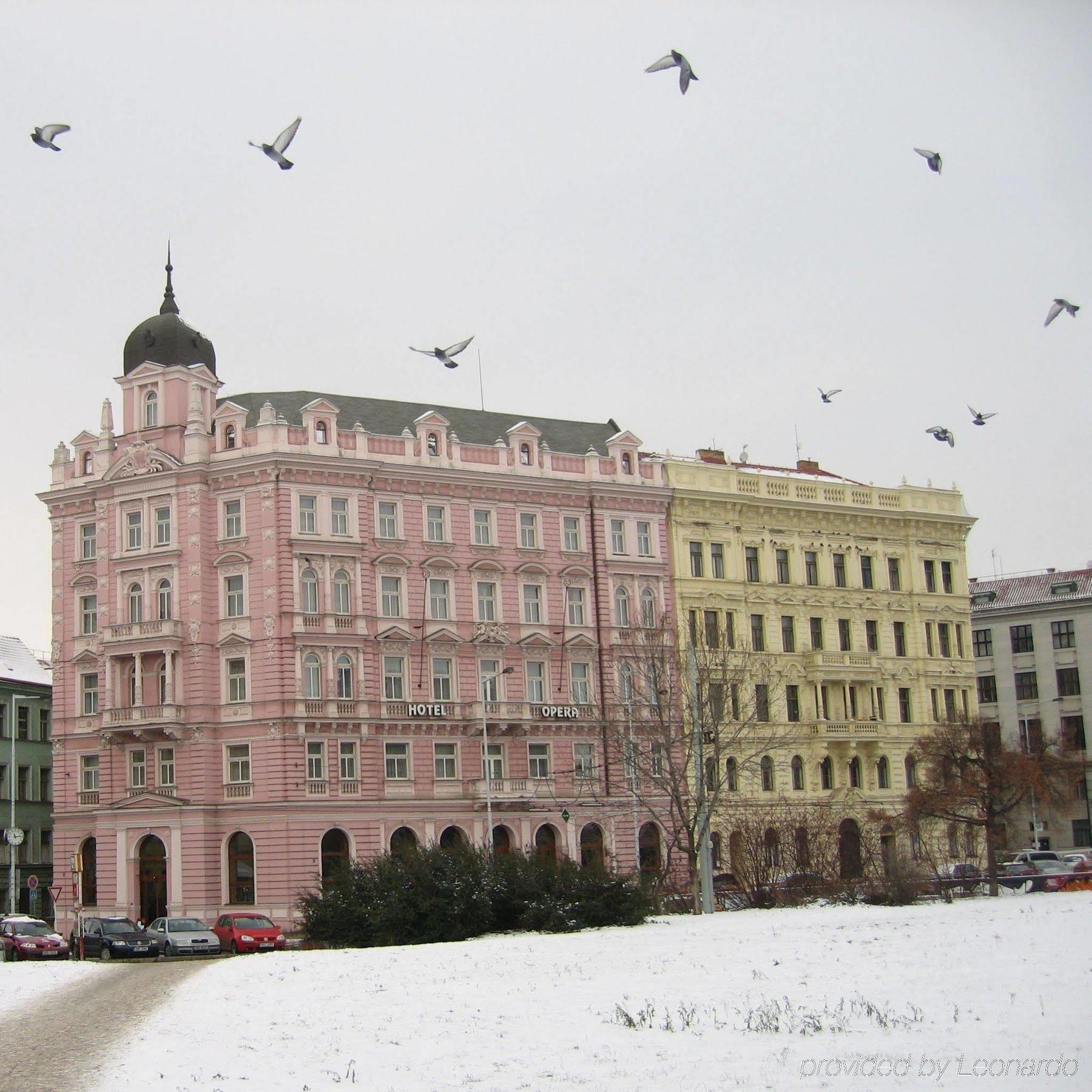 Opera Hotell 4*